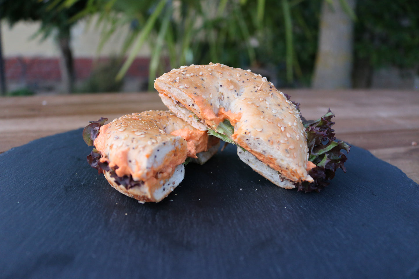 Bild von Halbe Bagels - Paprikacreme I Salat