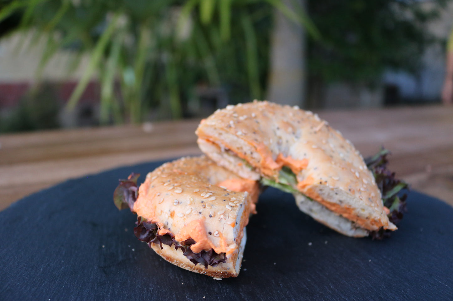 Halbe Bagels - Paprikacreme I Salat