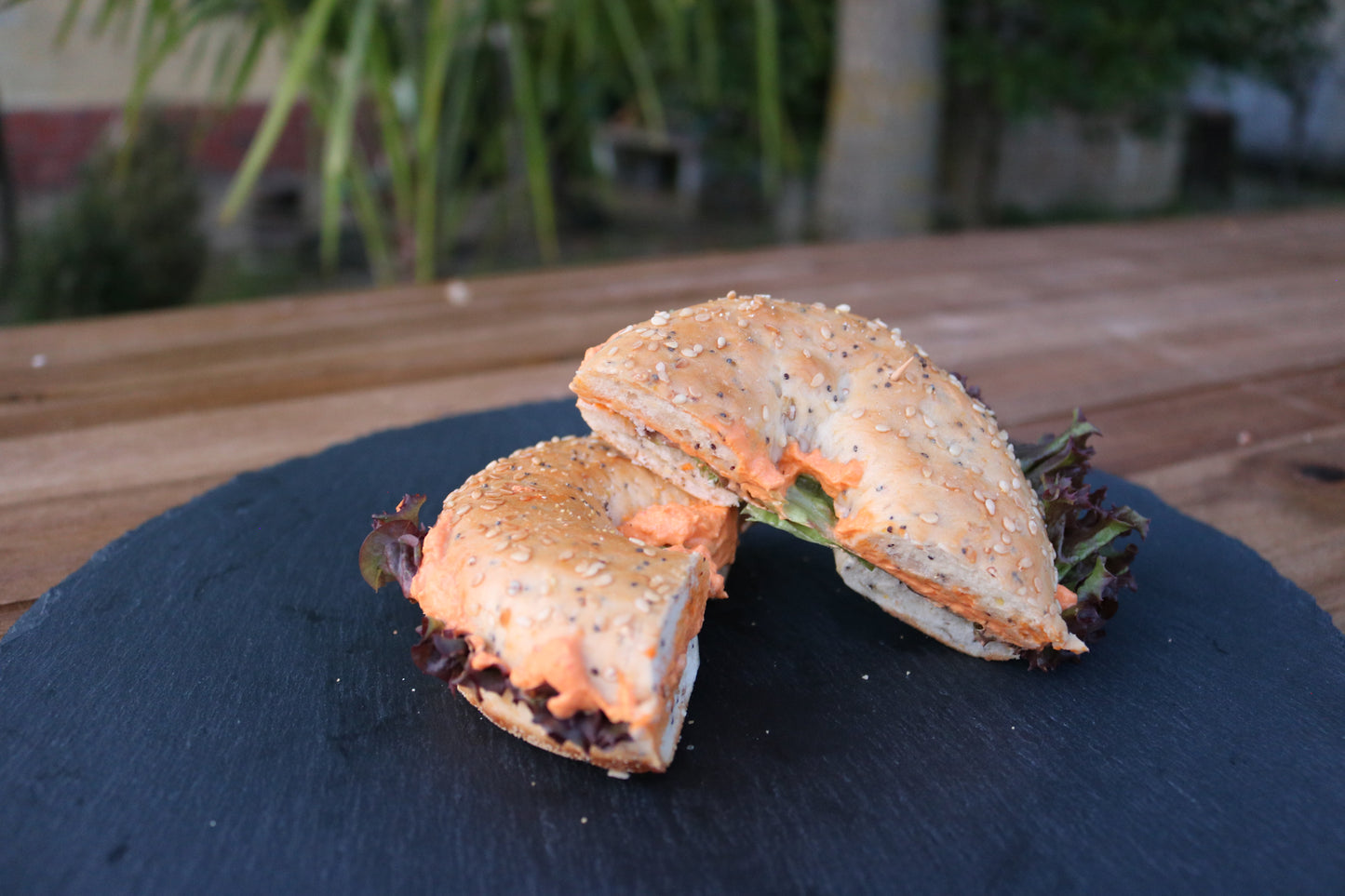 Halbe Bagels - Paprikacreme I Salat