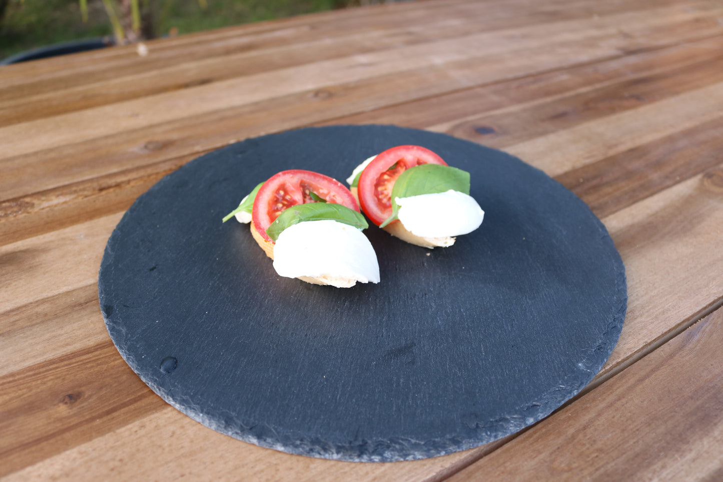 Canapes - Tomate I Mozzarella I Kräutersalz