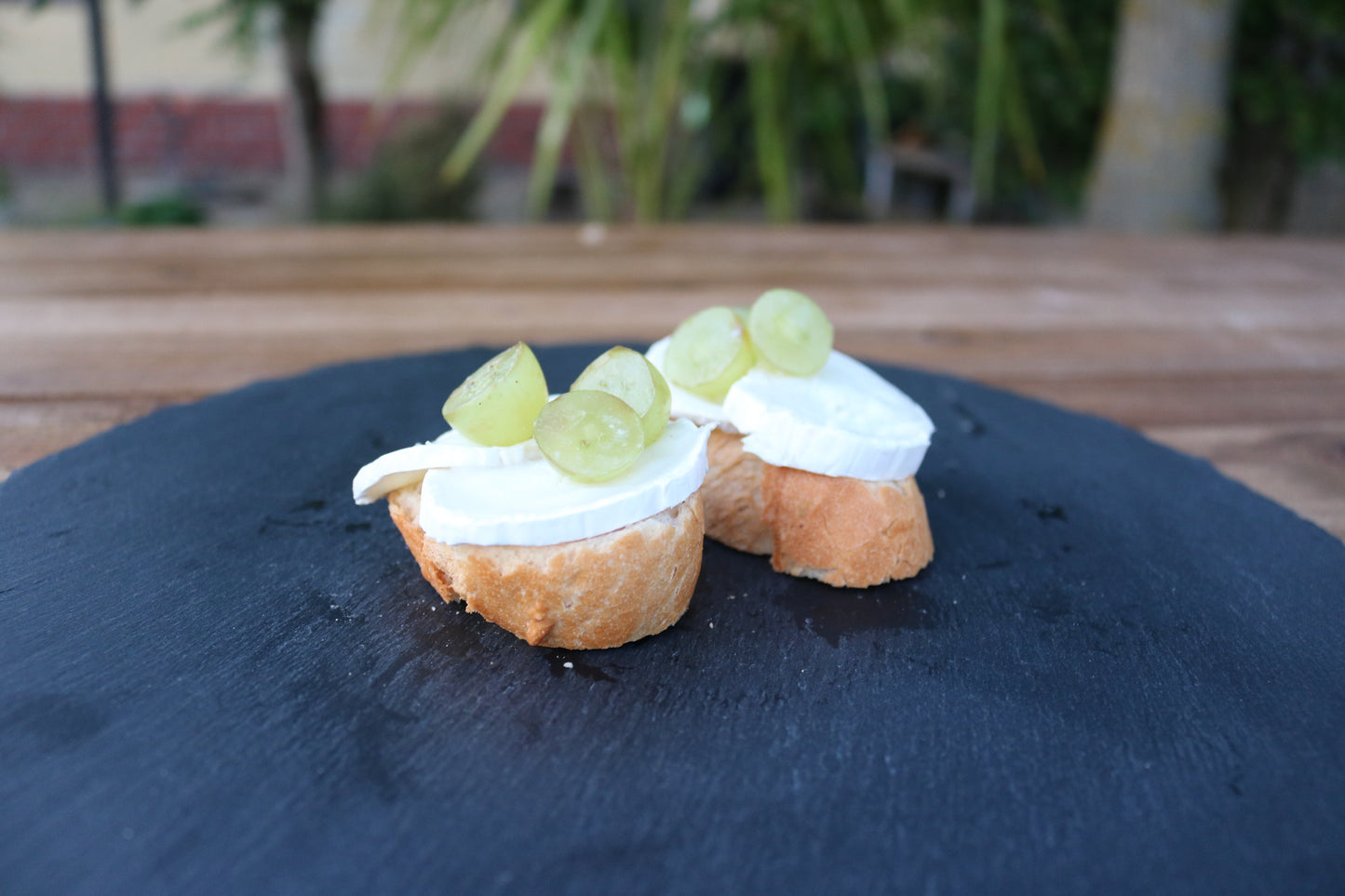 Bild von Canapes - Ziegenkäse I Walnuss I Traube I Honig