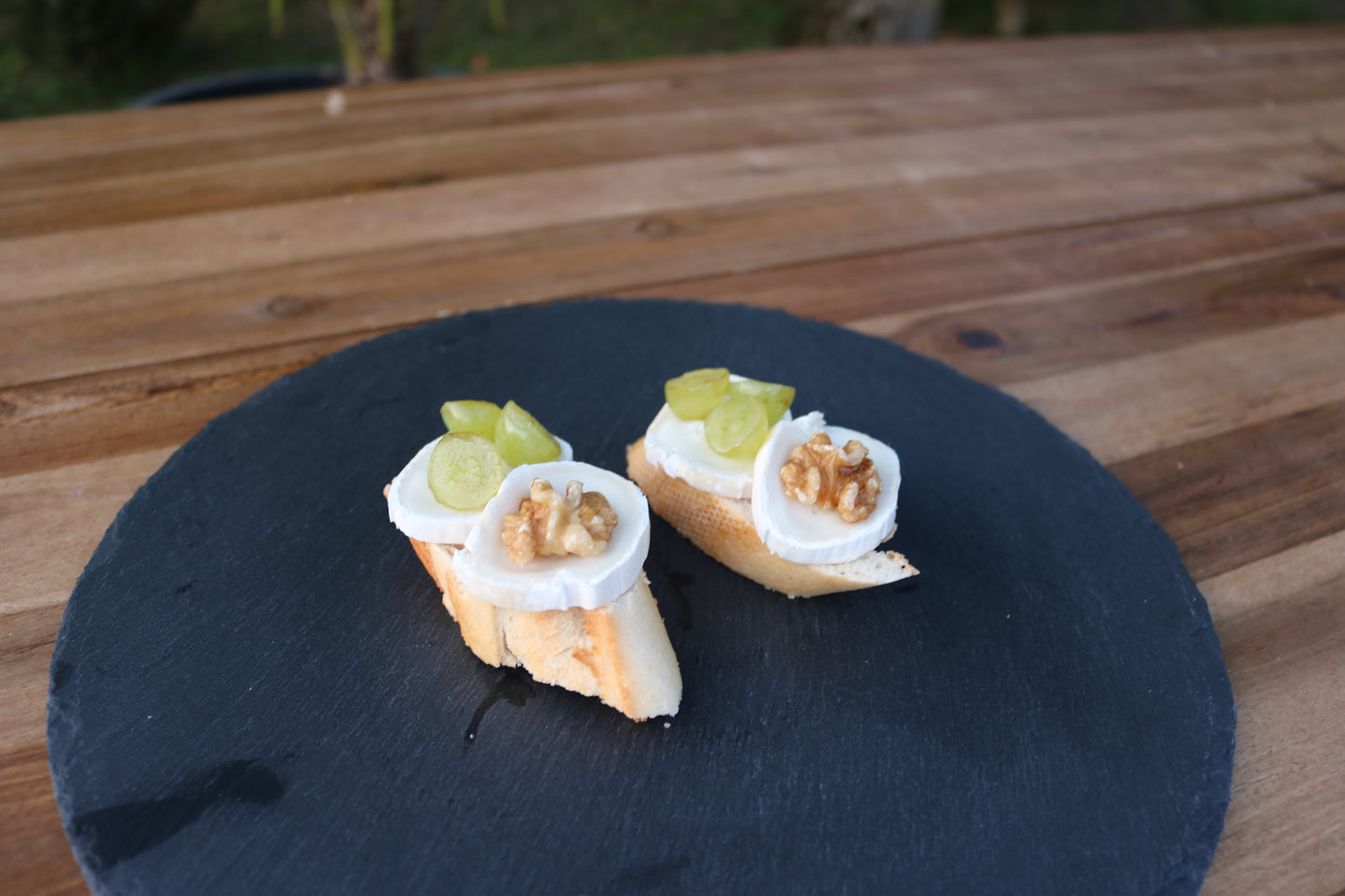 Canapes - Ziegenkäse I Walnuss I Traube I Honig