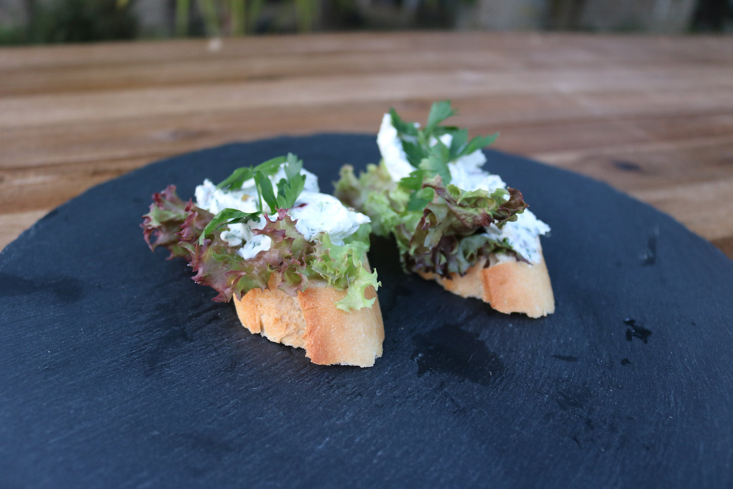 Bild von Canapes - Kräuterfrischkäse I Salat