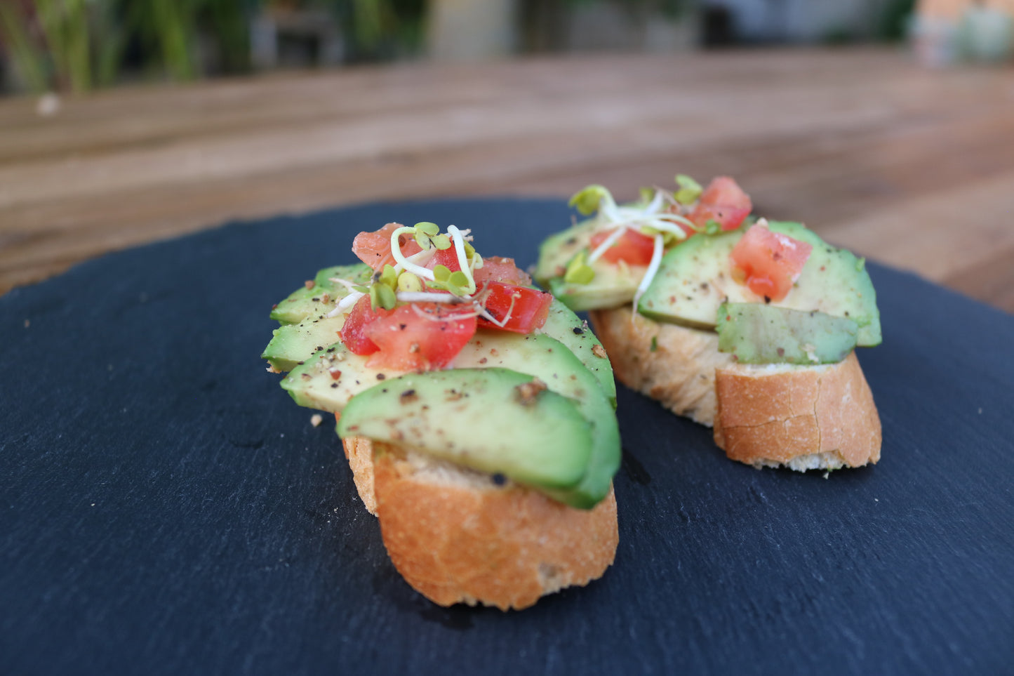 Canapes - Avocado I Tomate I Kräutersalz