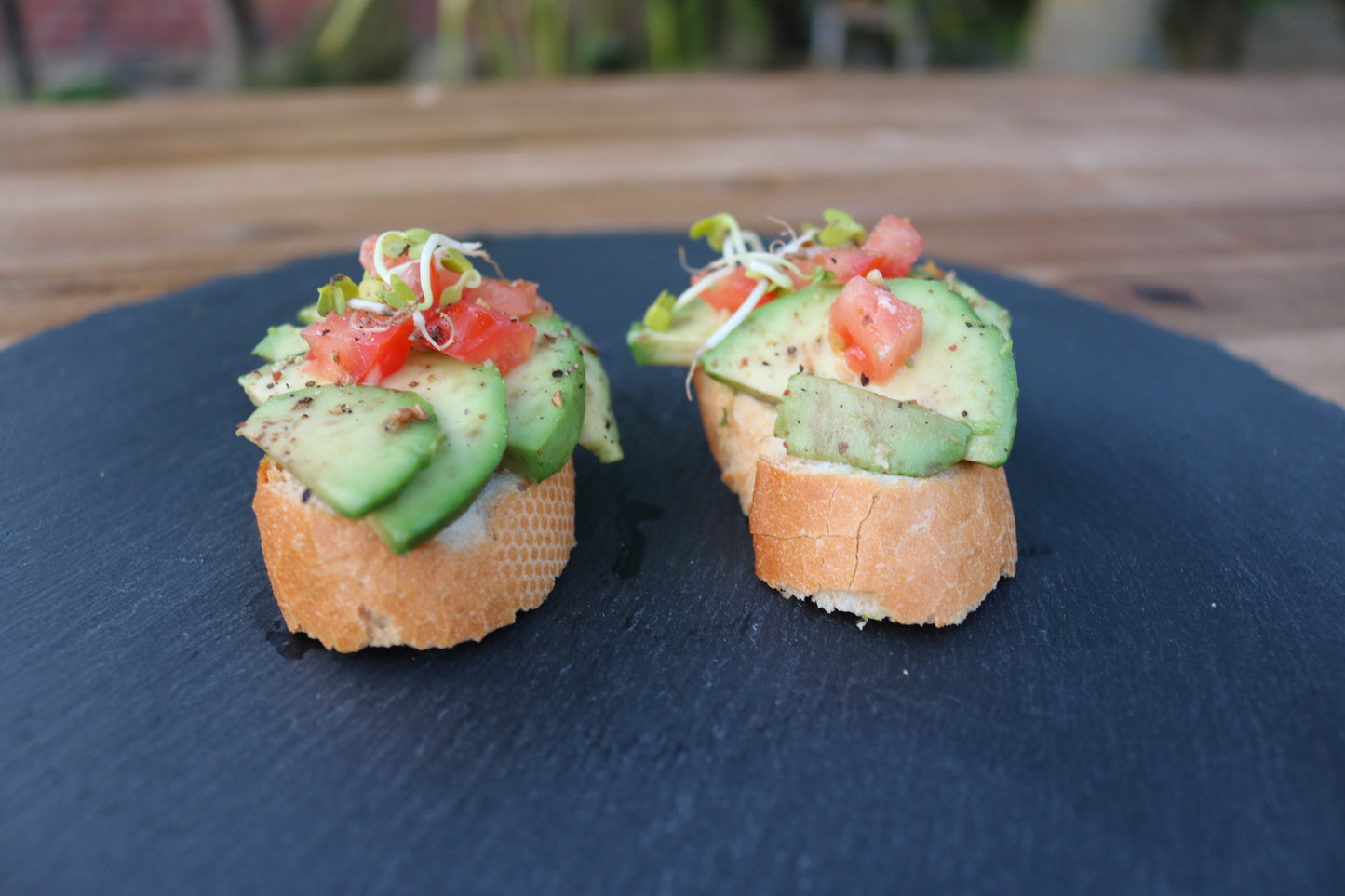 Canapes - Avocado I Tomate I Kräutersalz