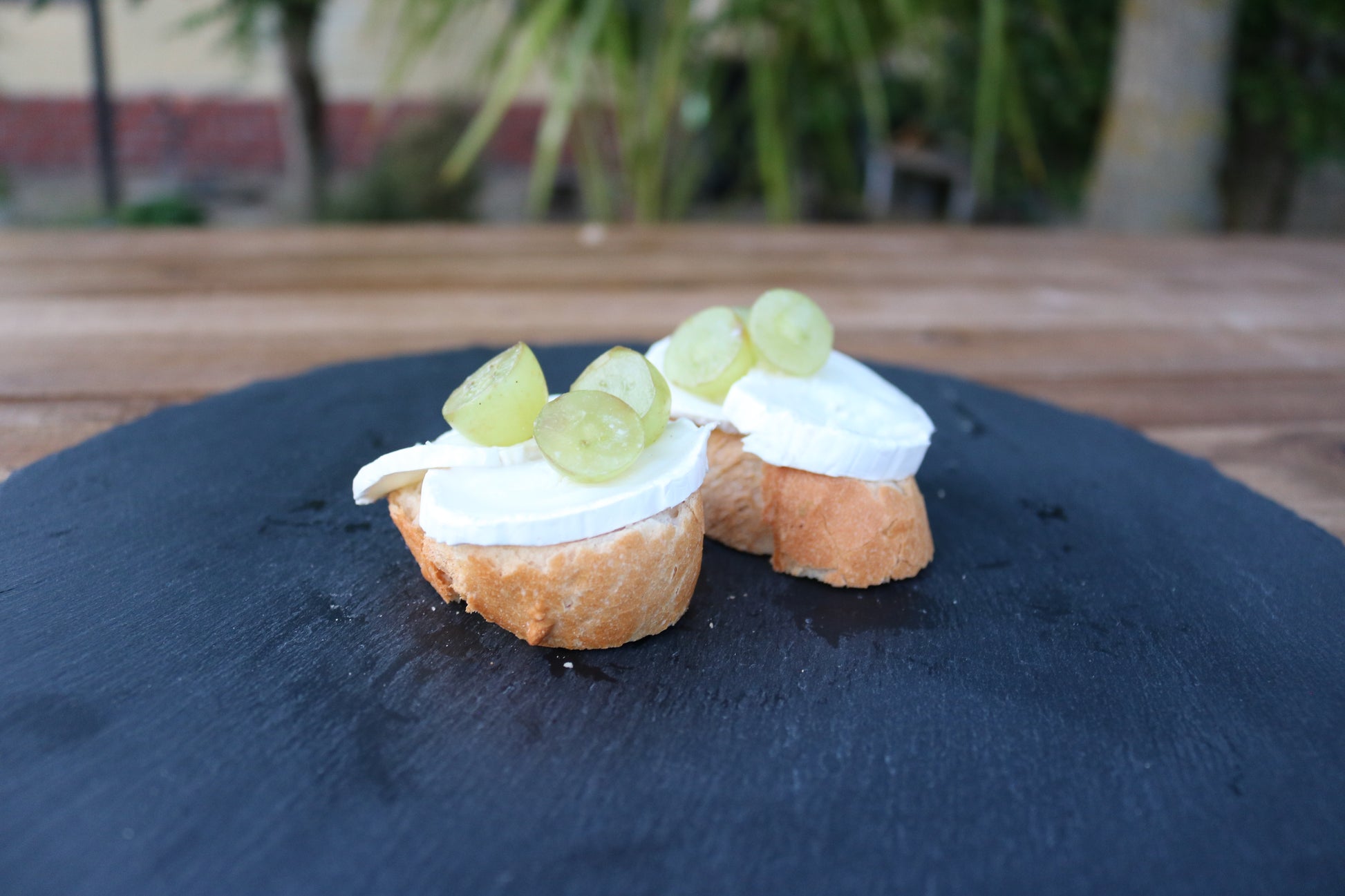 Bild von Canapes - Ziegenkäse I Walnuss I Traube I Honig