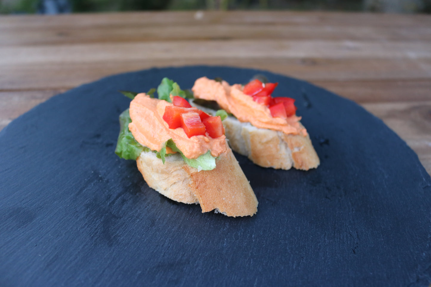 Canapes - Paprikacreme I Salat