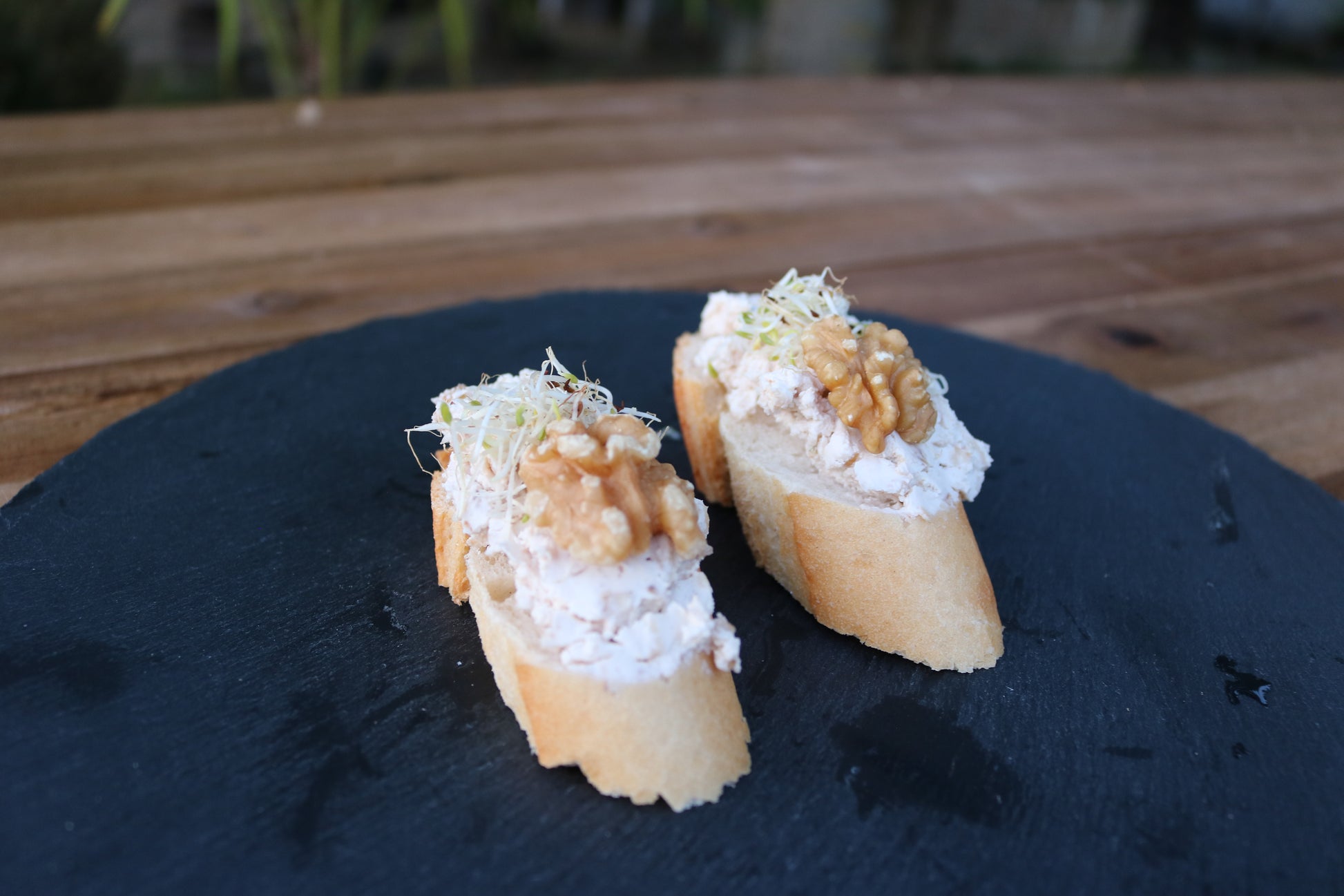Bild von Canapes - Walnussfrischkäse